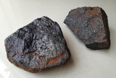  مواد معدنی | سنگ آهن سنگ اهن خام تیتانیوم دار با برگ انالیز