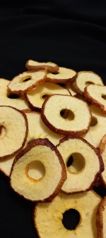  خشکبار | میوه خشک سیب قرمز با پوست