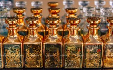  آرایشی و بهداشتی |  انواع عطر گرمی زنانه و مردانه